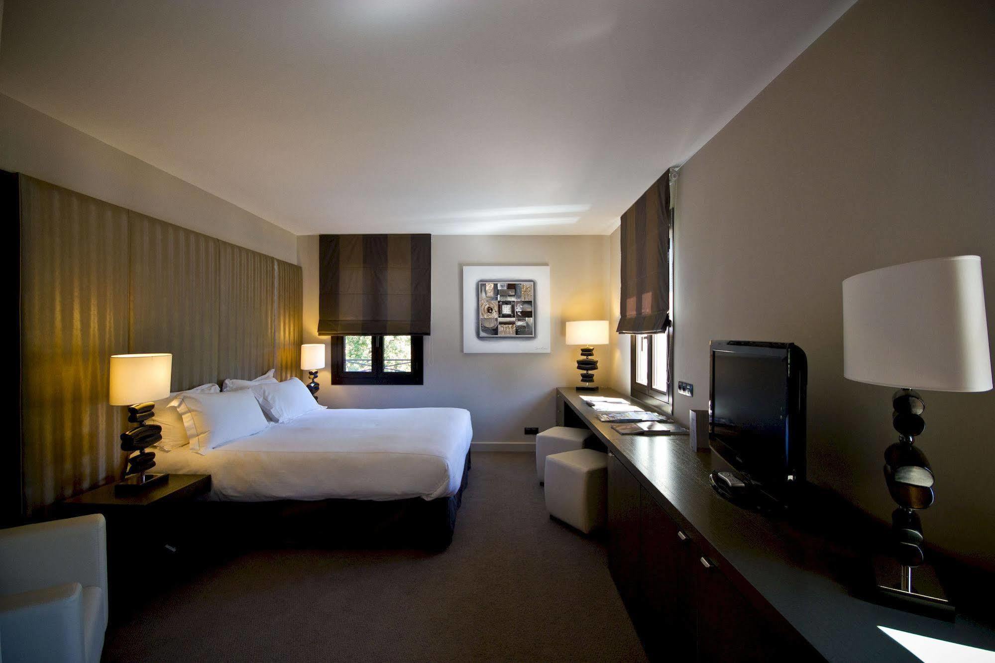 Le Daya Hotel & Spa - Boutique Hotel Рокбрюн-сюр-Аржан Екстер'єр фото
